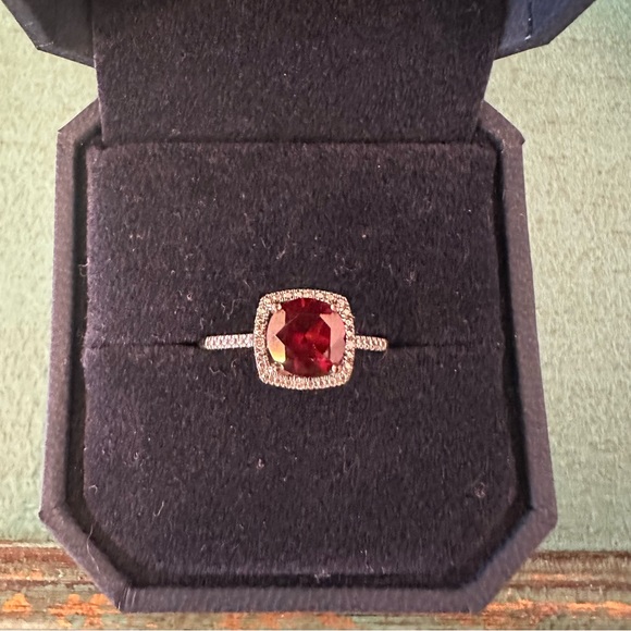 Jewelry - Sterling Silver Garnet Ring